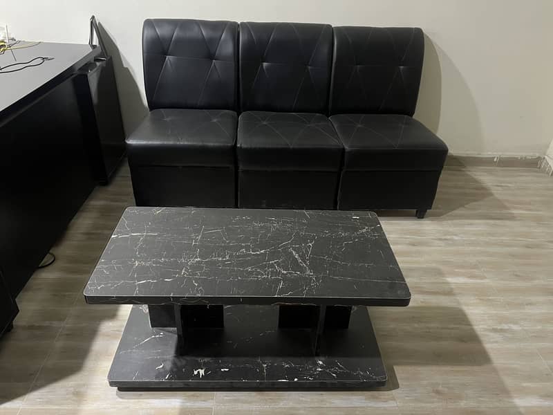 6 Office Sofas + Table 0