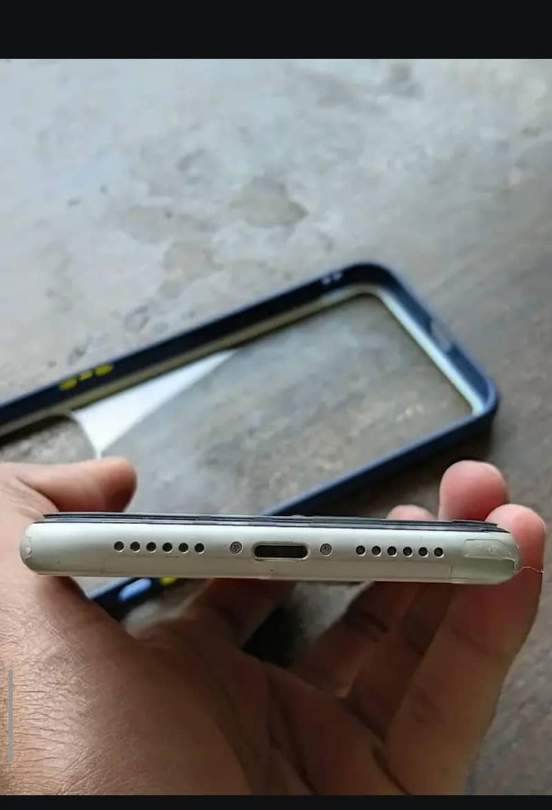 Apple iPhone 11 5