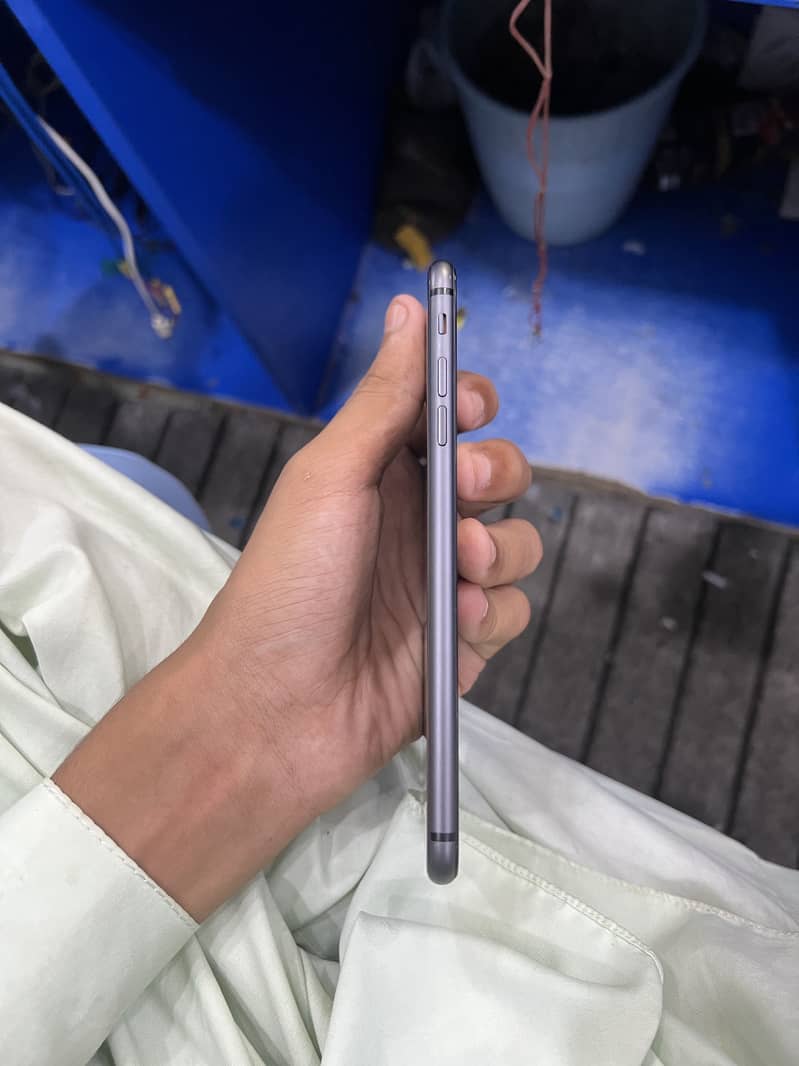 Apple iPhone 8 Plus 1
