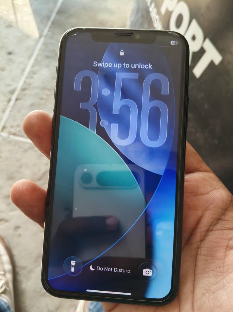 Apple iPhone 11 Pro 1