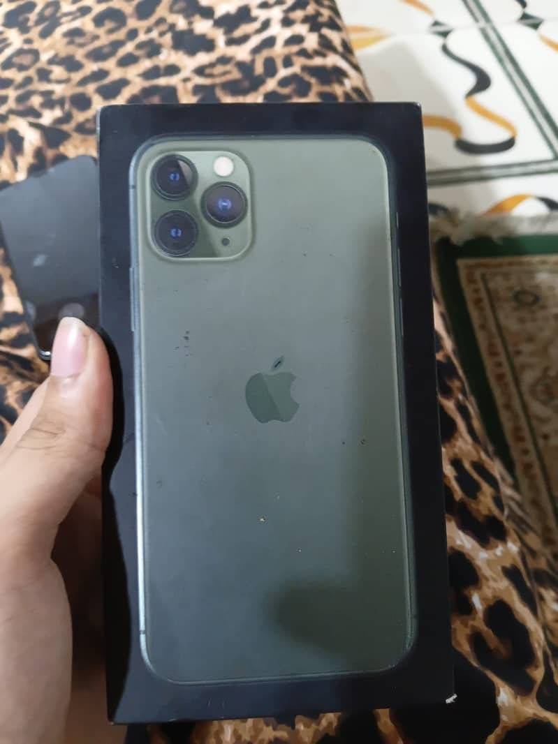 Apple iPhone 11 Pro 4