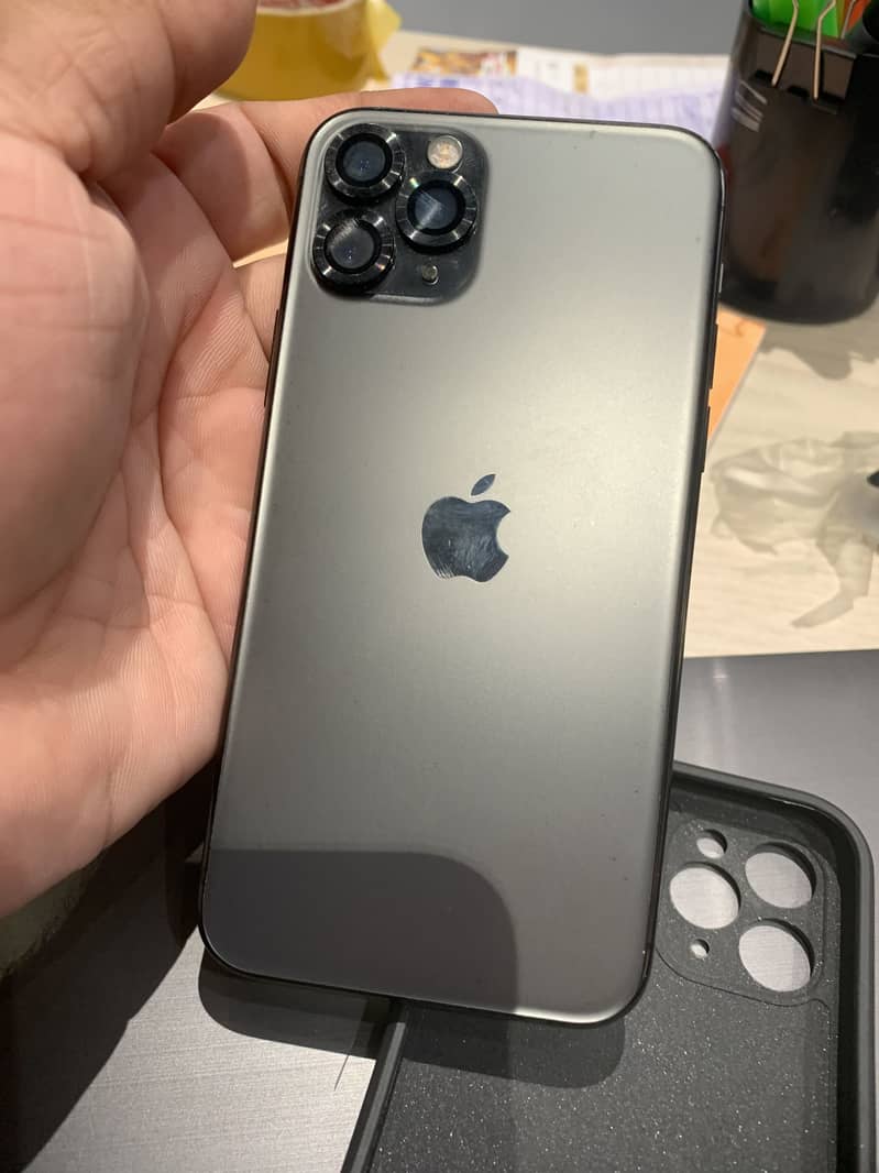 Apple iPhone 11 Pro 2