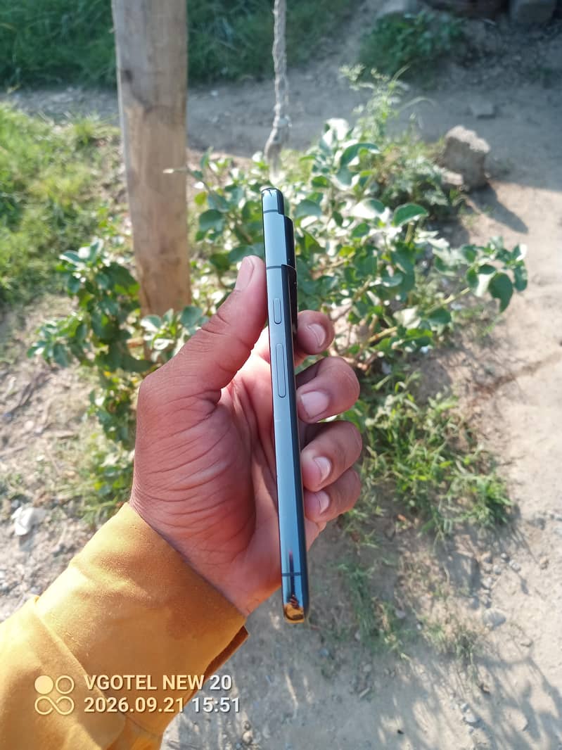 Google Pixel 8 Pro 10