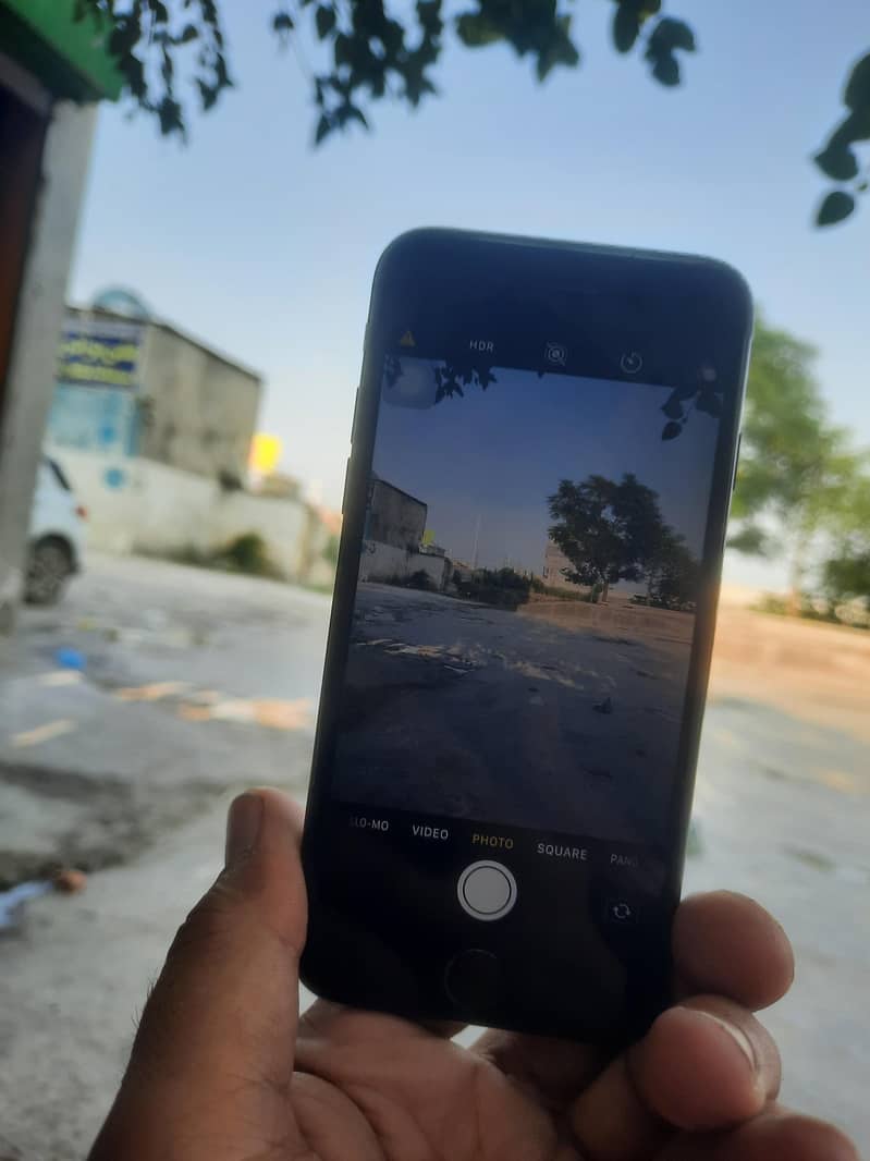 Apple iPhone 7 2