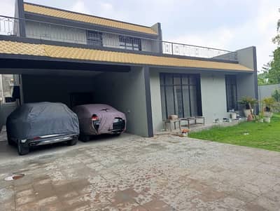 Double Storey House For Rent A1 Society Ph. 1, 5 Beds Facing Park