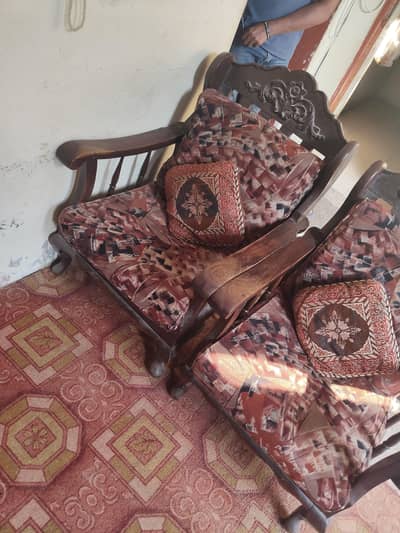 URGENT SALE 5 SEETER SOFA SEET
