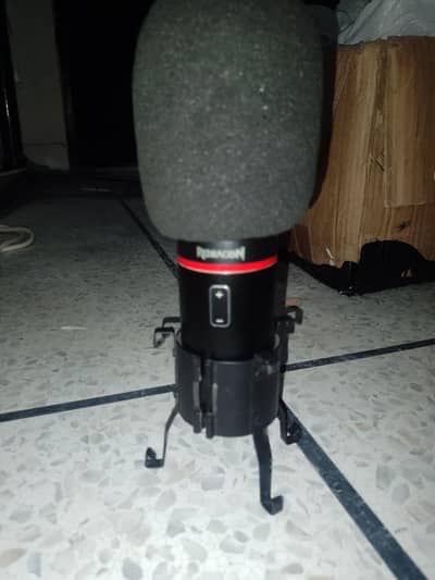 Redragon GM300 USB Condenser Microphone for sale.