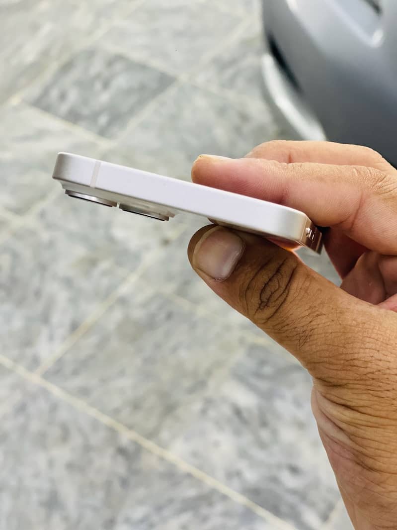 Apple iPhone 14 5