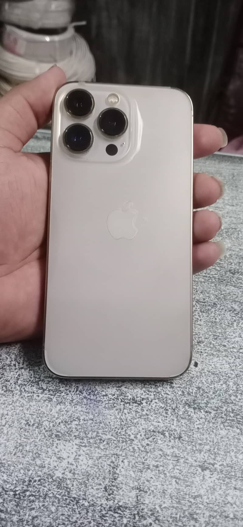 Apple iPhone 13 Pro 1