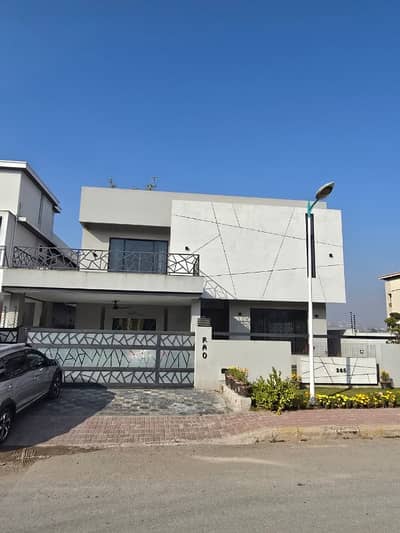 **LUXURY 1 KANAL OWNER-BUILT HOUSE FOR SALE**