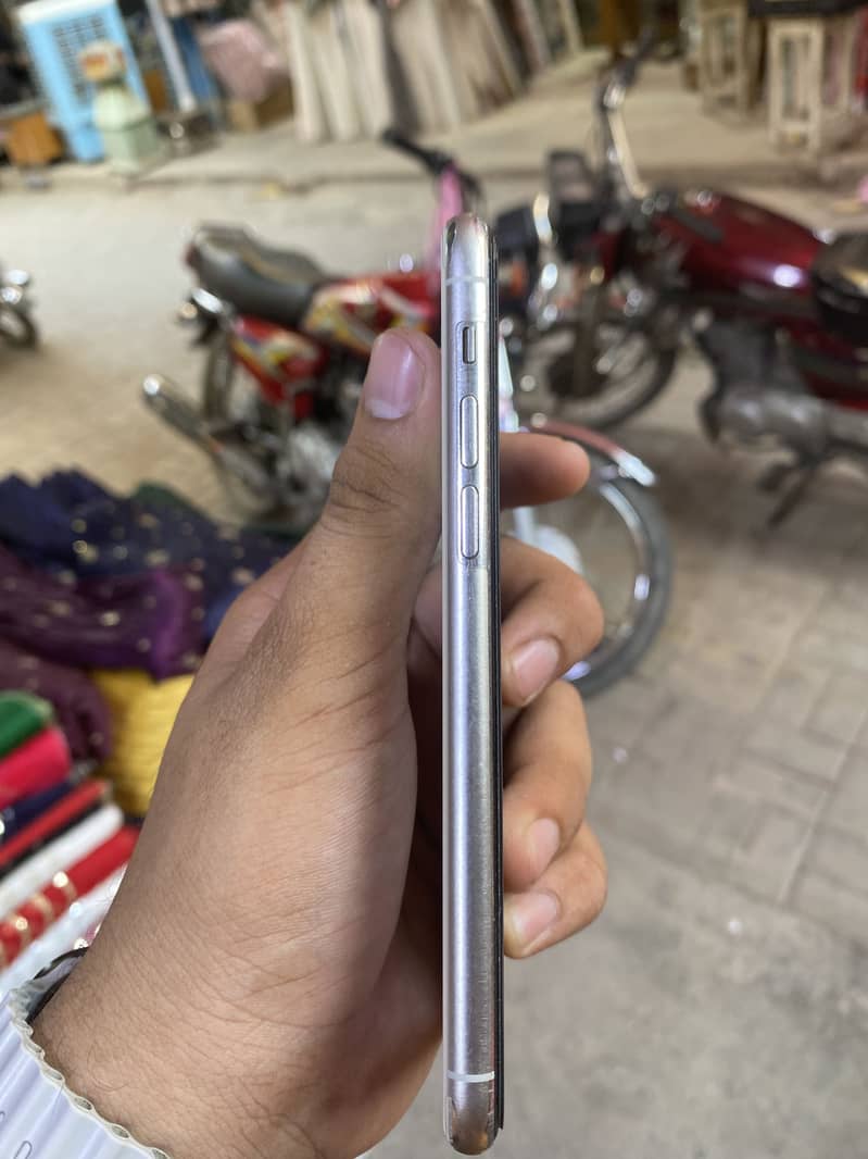 Apple iPhone 11 Pro 0
