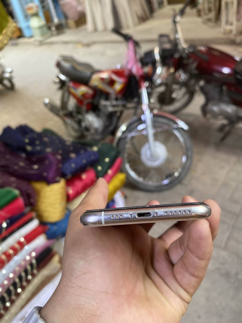 Apple iPhone 11 Pro 2