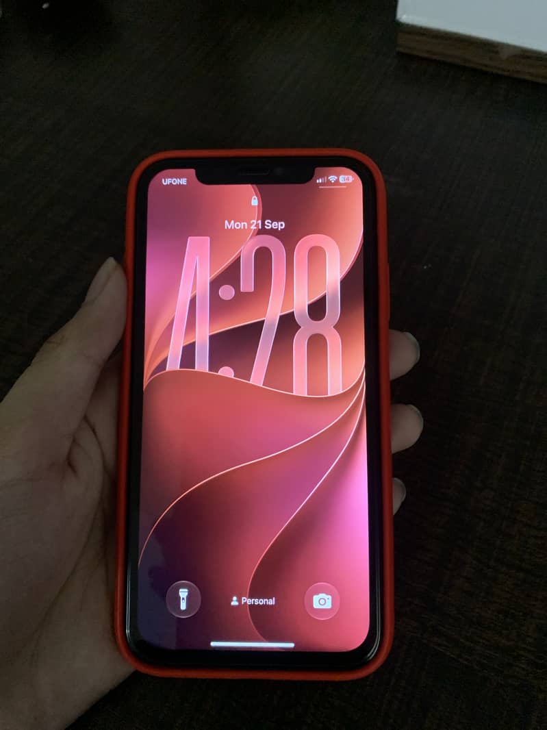 Apple iPhone 11 4