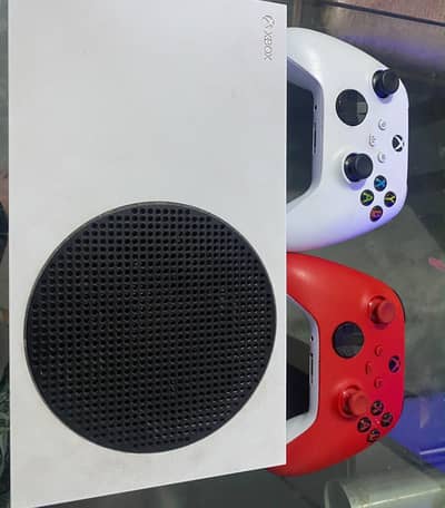 Xbox Series S 512GB (Like New) + 2 Original Controllers - Box Packed