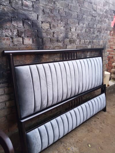 bed/beds/saidrs/dressing/said tables