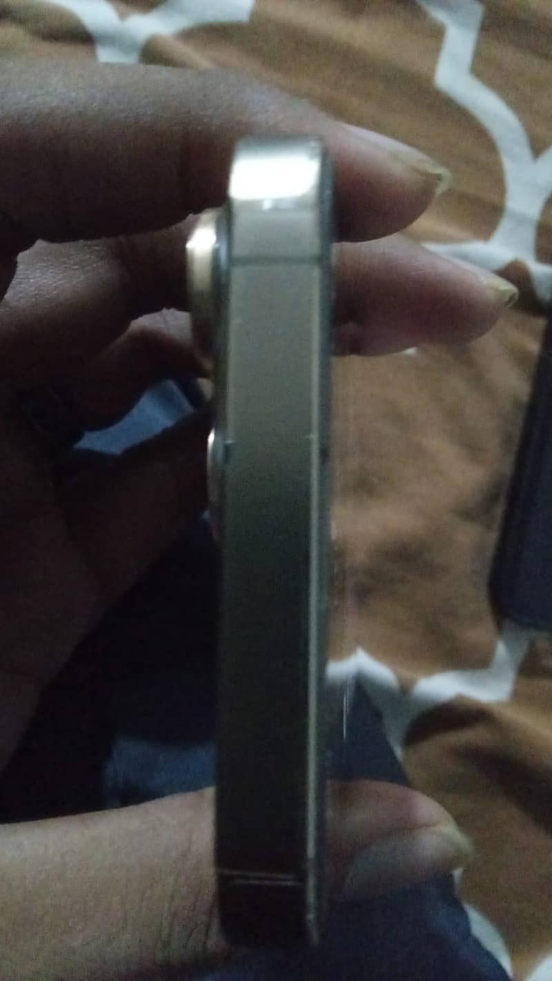 Apple iPhone 13 Pro 2