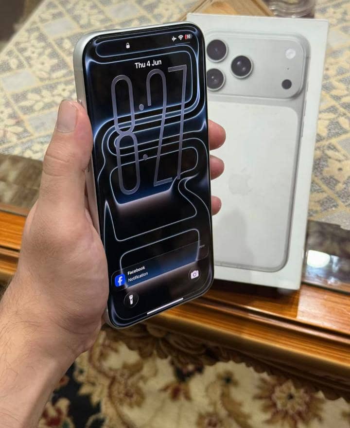 Apple iPhone 17 Pro Max 1
