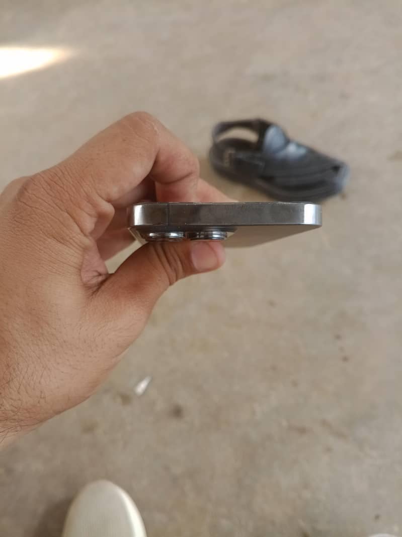 Apple iPhone 13 Pro 1