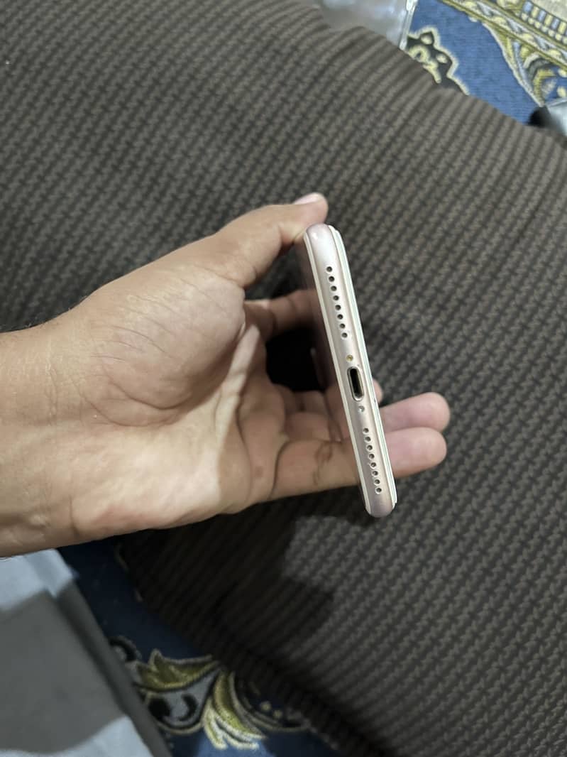 Apple iPhone 7 Plus 3