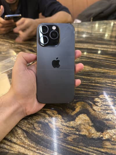 Apple iPhone 16 Pro
