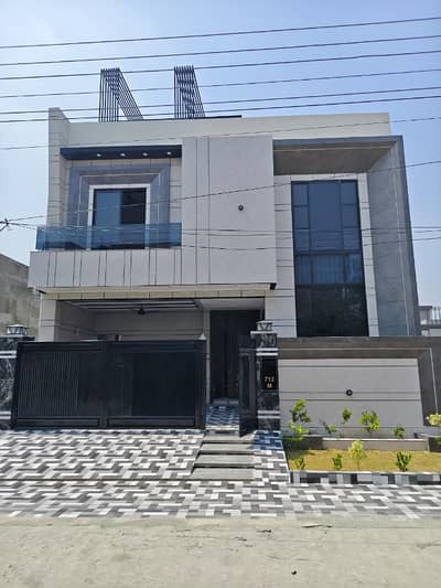 10 Marla Brand New Luxury House For Sale