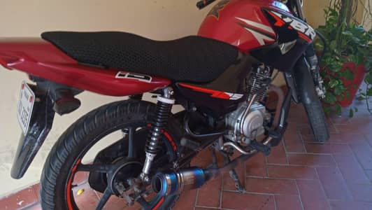 Yamaha YBR 125 (Red & Black) - Modified & Scratchless Condition
