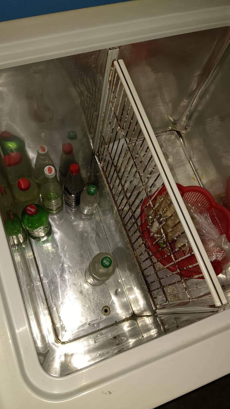 deep freezer Dawlance 2
