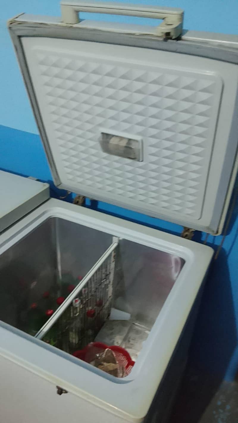 deep freezer Dawlance 3