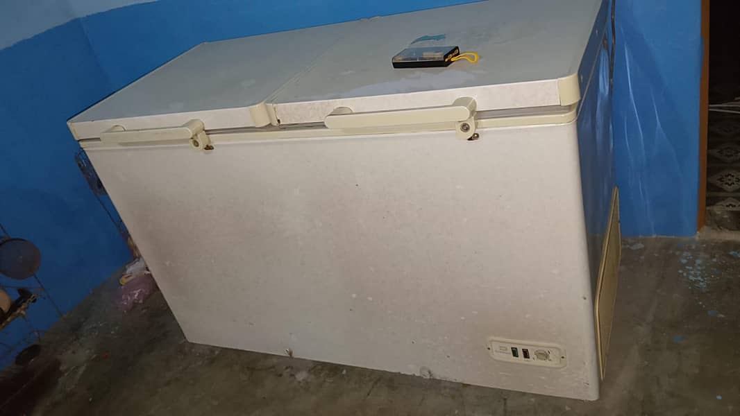 deep freezer Dawlance 6