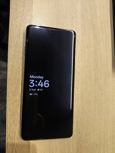 OnePlus 12 5G (Silky Black) - 12GB / 256GB – 10/10 Mint Condition