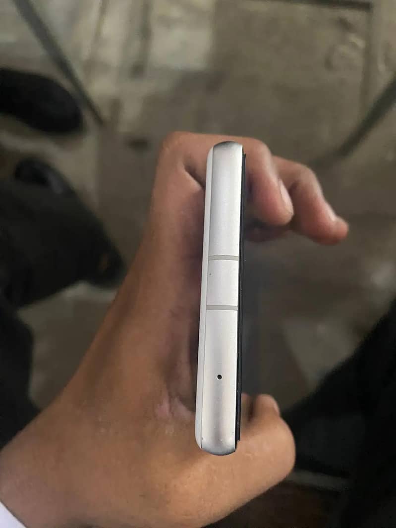 Google Pixel 7a 5