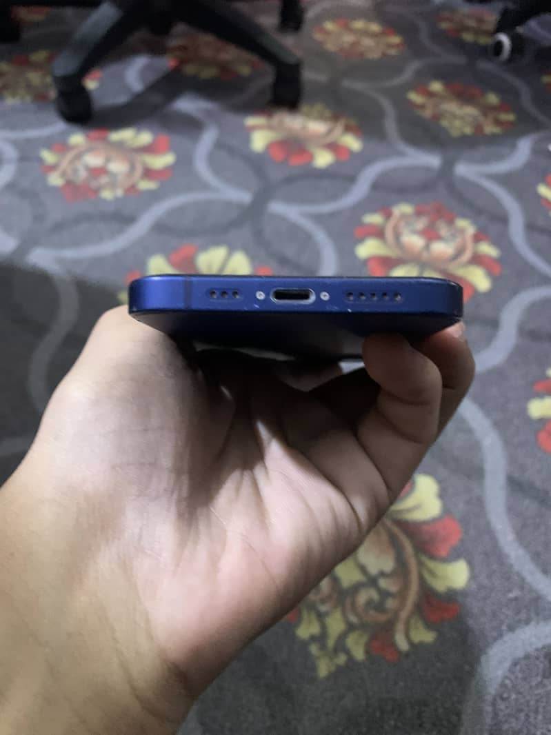 Apple iPhone 12 simple 2