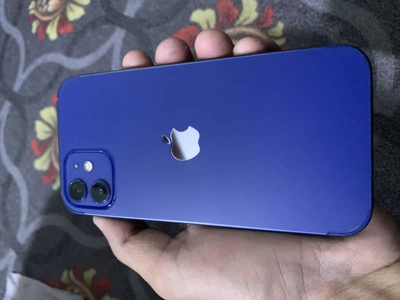 Apple iPhone 12 simple 3