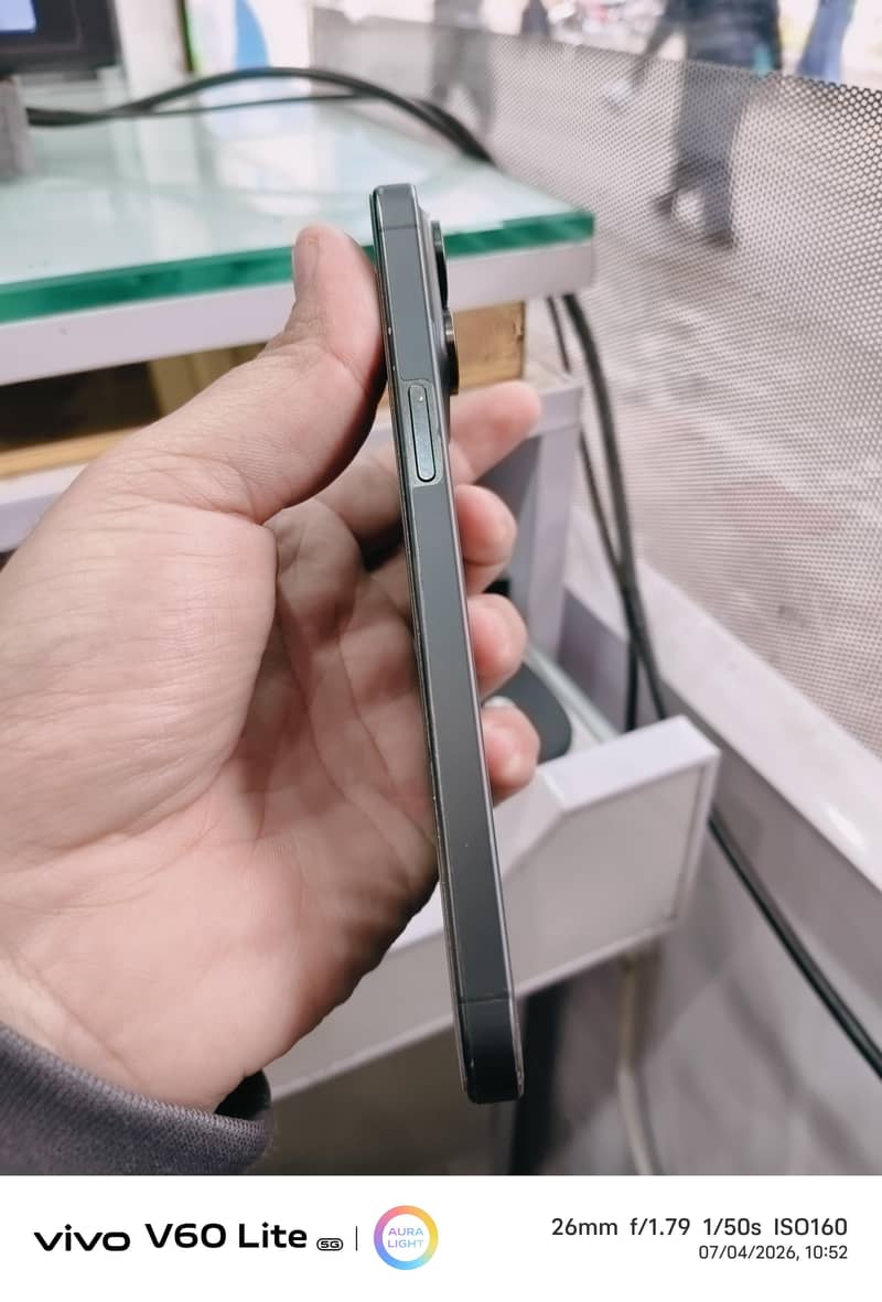 Apple iPhone 15 Pro Max 2
