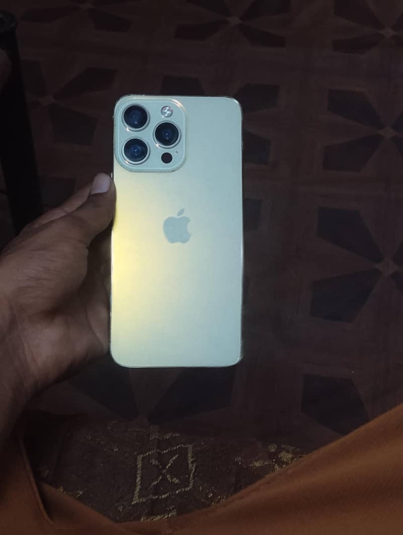 Apple iPhone 14 Pro Max 0