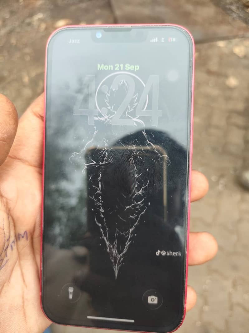 Apple iPhone 13 5