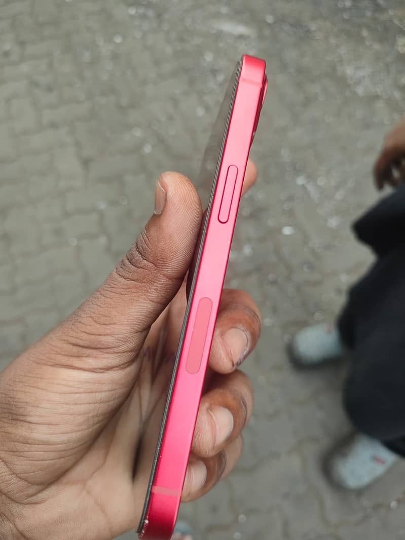 Apple iPhone 13 7