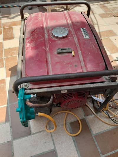 good condition gas and petrol dono pe chalata h