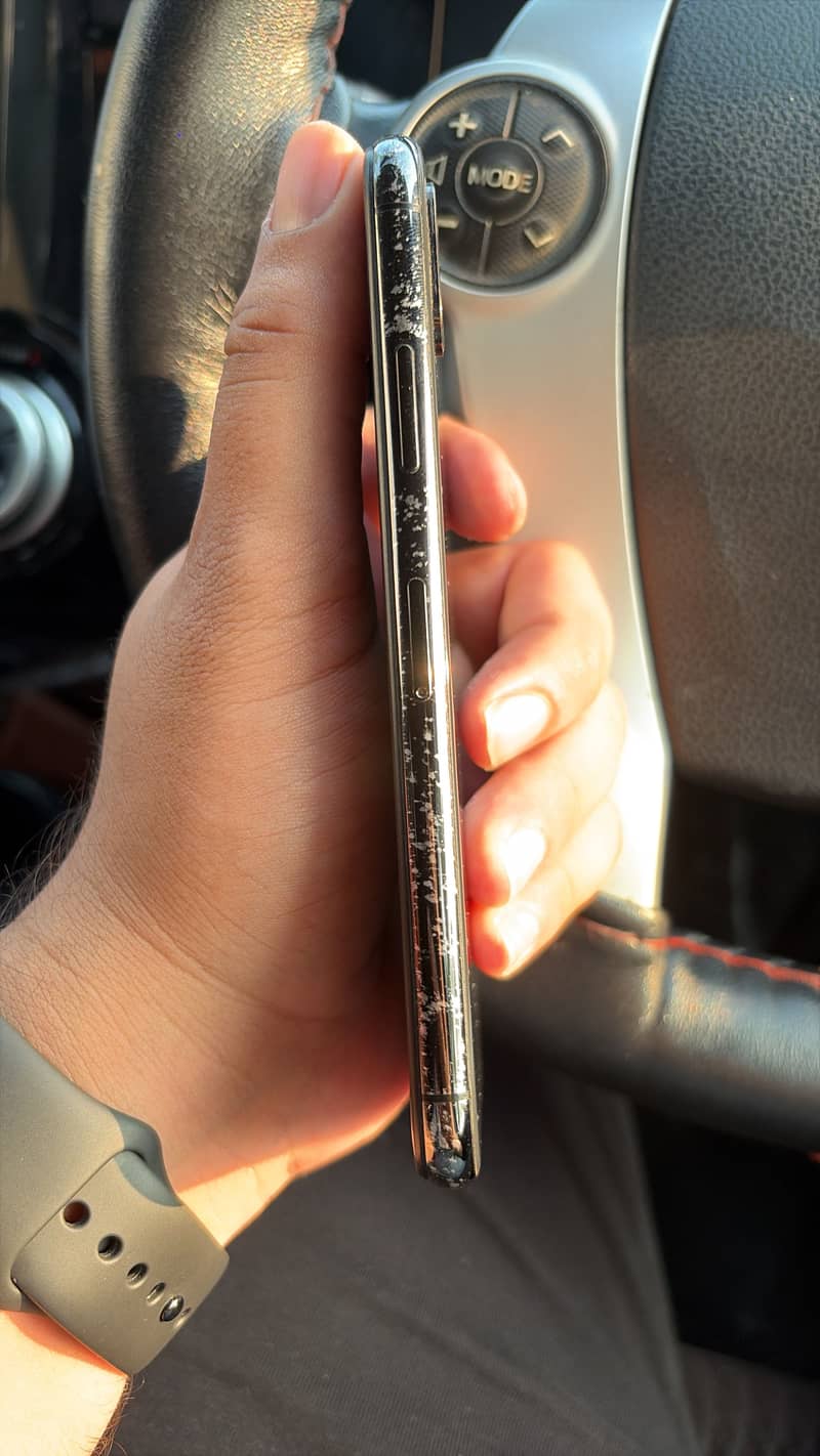 Apple iPhone X 3