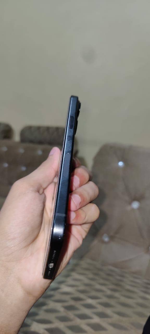 Apple iPhone 15 plus 4