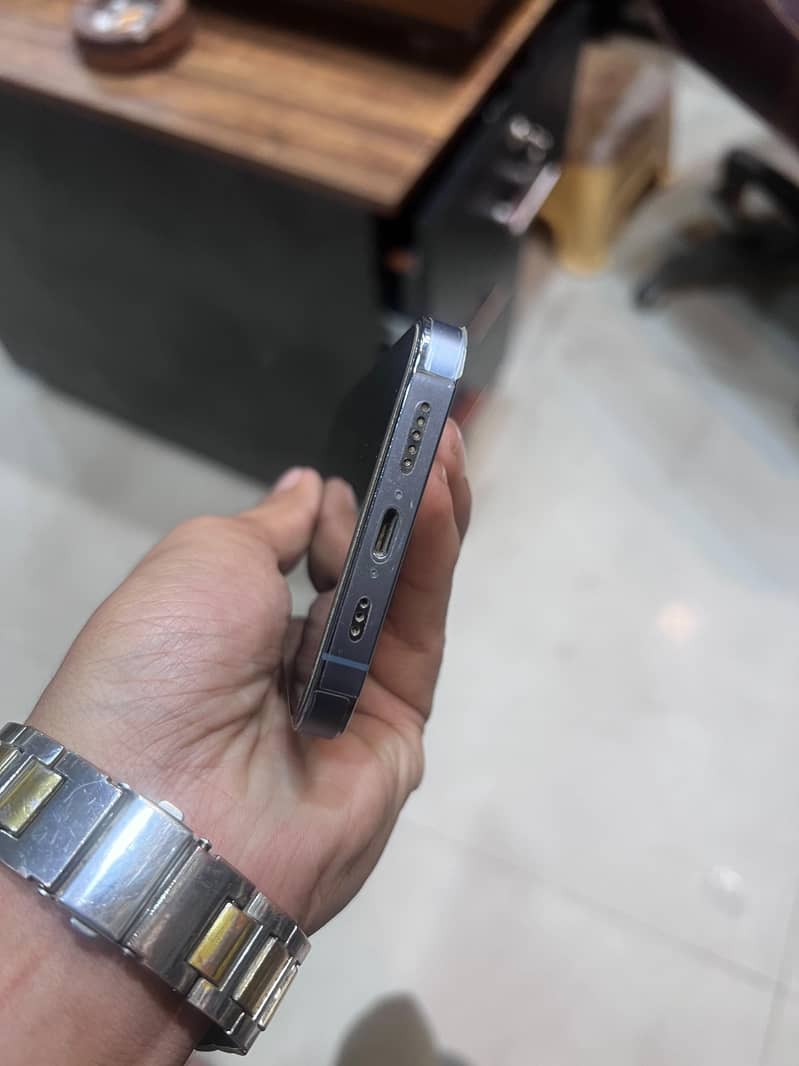 Apple iPhone 13 Pro 1