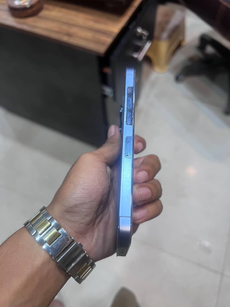 Apple iPhone 13 Pro 2