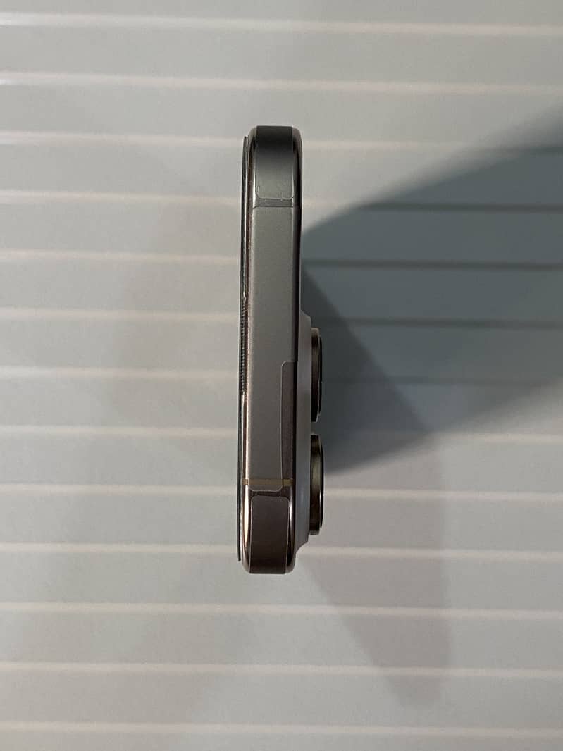 Apple iPhone 16 Pro 5