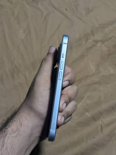 Apple iPhone 15