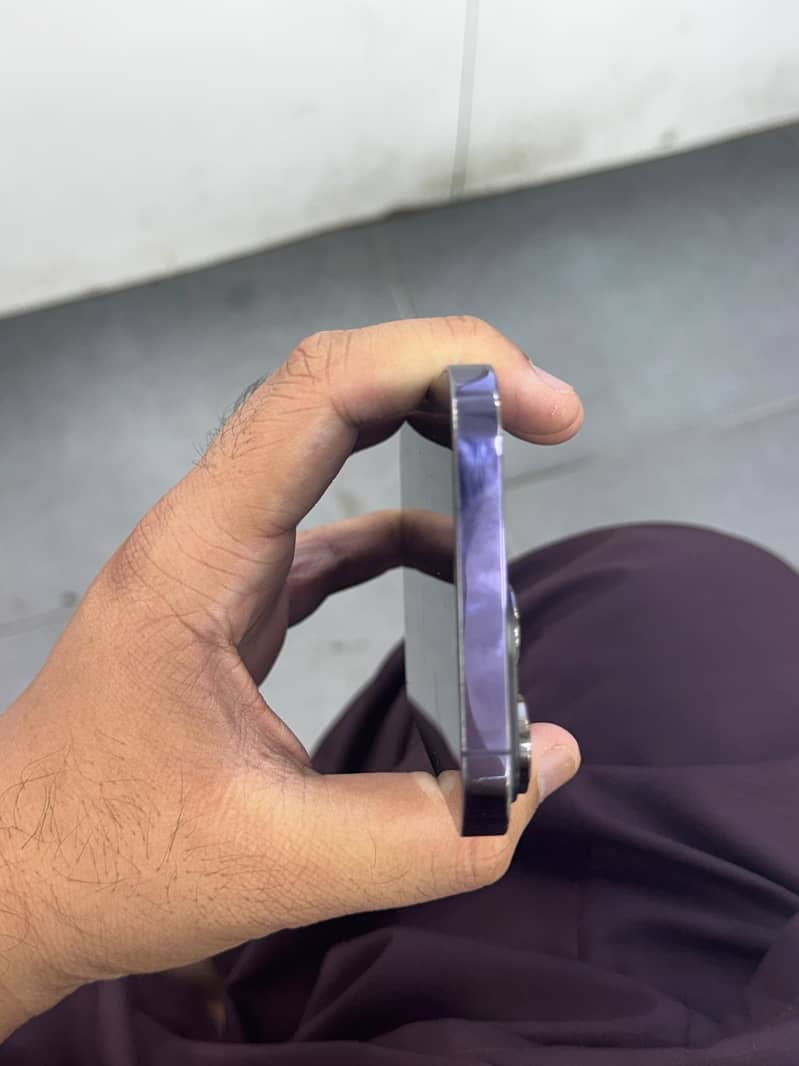 Apple iPhone 14 Pro Max 1