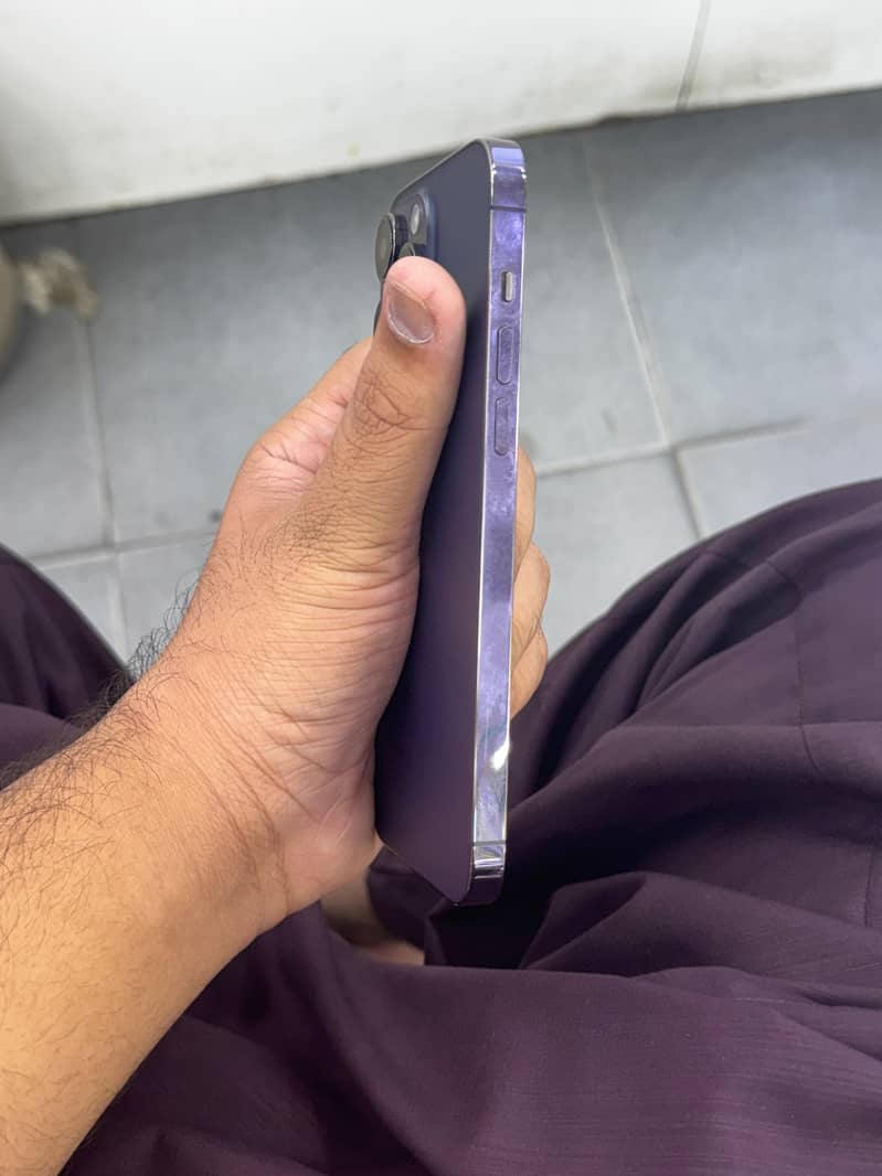 Apple iPhone 14 Pro Max 4