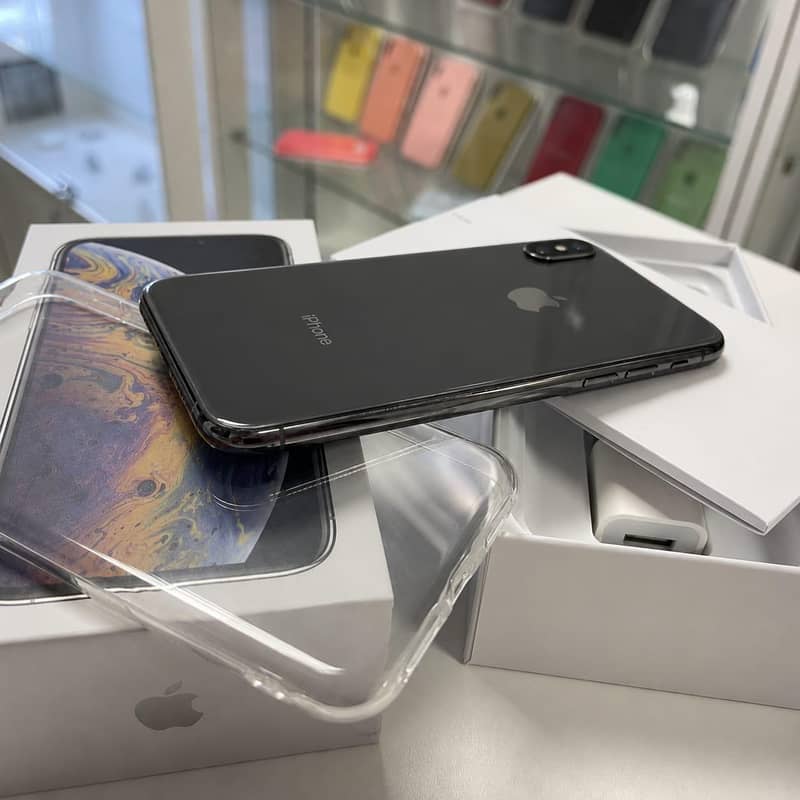 Apple iPhone XS Max 5