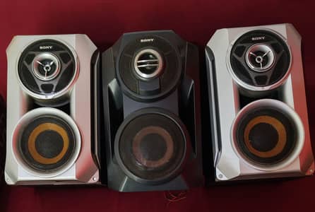 SONY 2 SPEAKERS AND ONE WOOFER