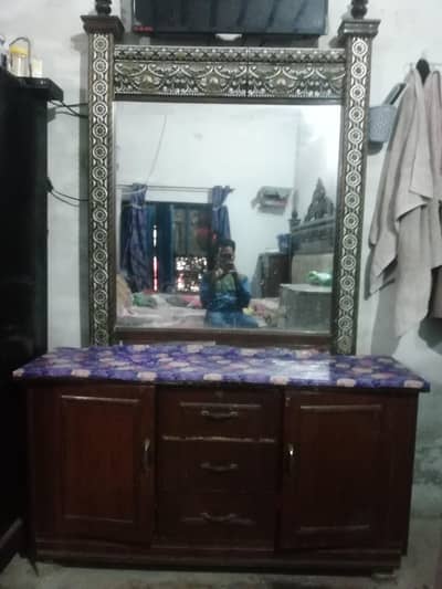 Dressing Table/Singhaar Shisha