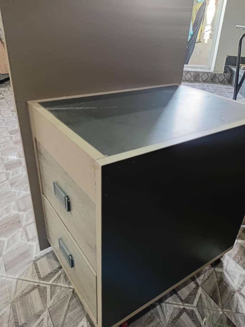 Sewing machine stand (without machine) 2
